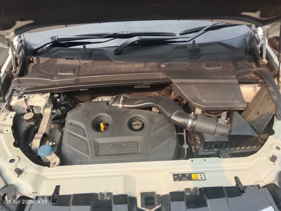 Foto Mobil Bekas Mesin Land Rover Discovery Sport 2.0 HSE tahun 2015