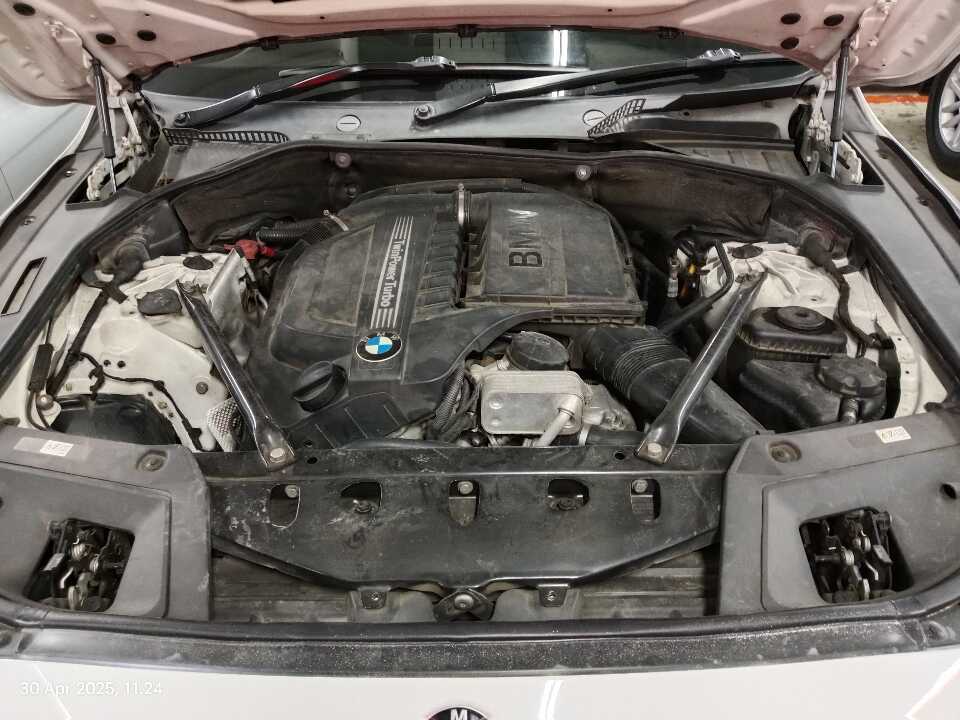 Foto Mobil Bekas Mesin BMW 535i 3.0 tahun 2011