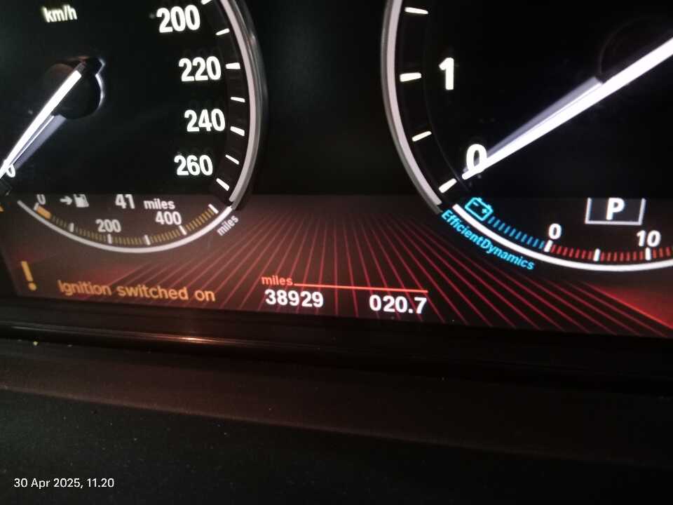 Foto Mobil Bekas Odometer BMW 535i 3.0 tahun 2011