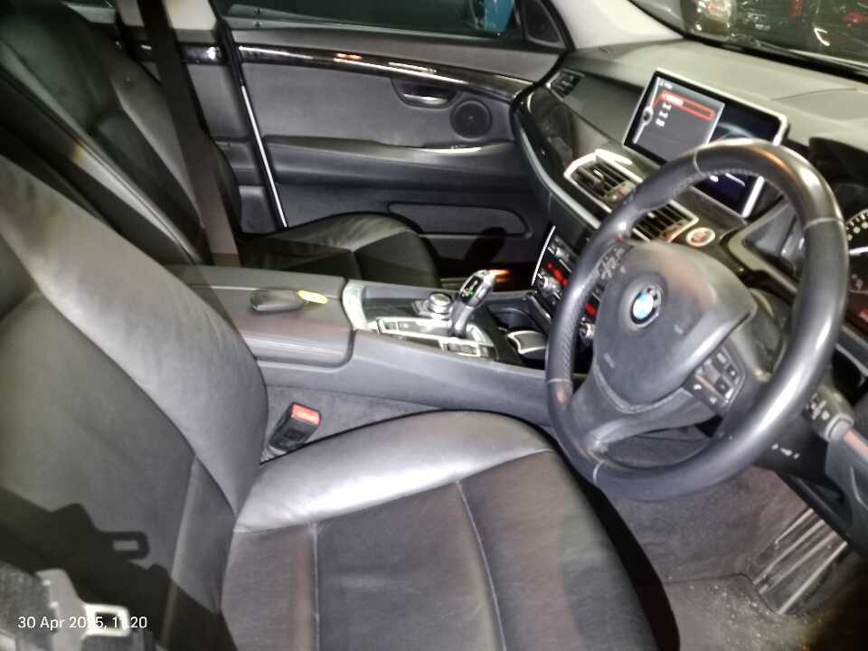 Foto Mobil Bekas Kabin Depan BMW 535i 3.0 tahun 2011
