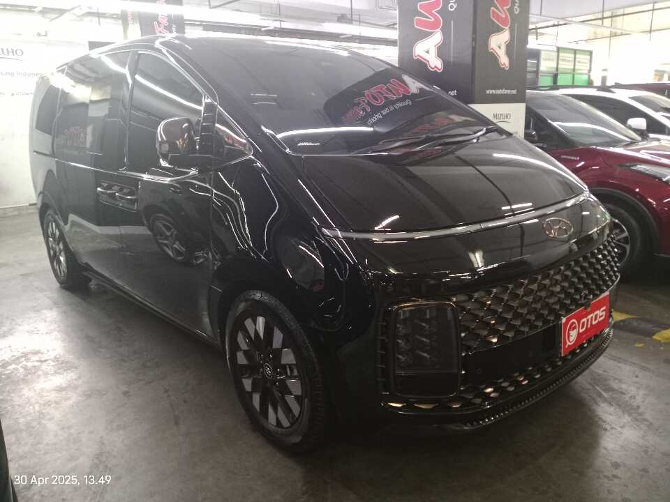2021 Hyundai Staria 2.2 - Foto 1 dari 6