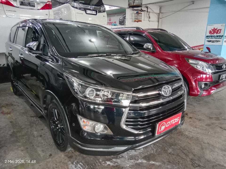 2019 Toyota Kijang Innova 2.4 Venturer - Foto 1 dari 6