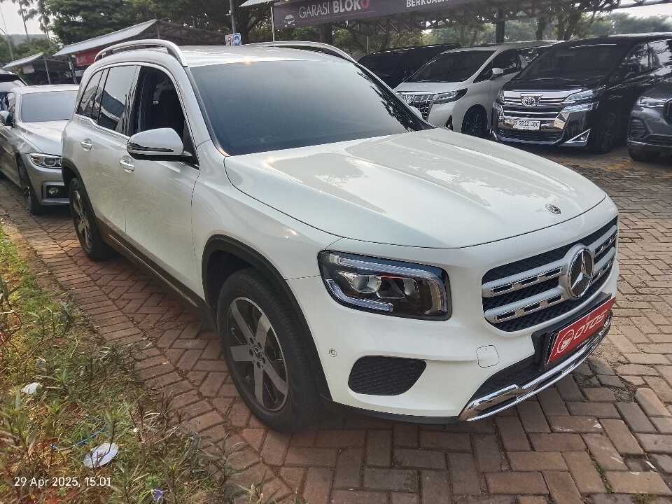 2021 Mercedes-Benz GLB200 1.3 Progressive Line Wagon - Foto 1 dari 6