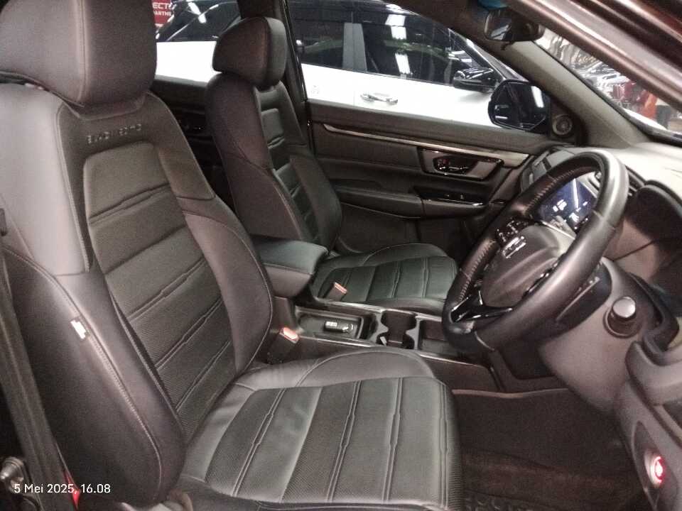 Foto Mobil Bekas Kabin Depan Honda CR-V 1.5 Prestige tahun 2023