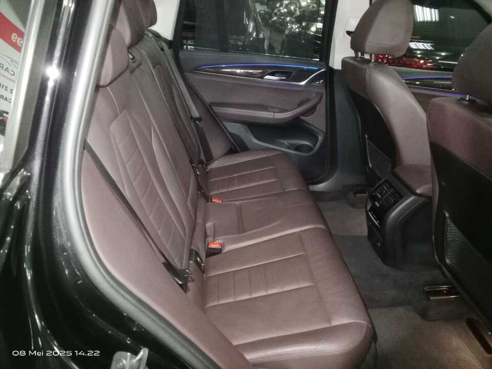Foto Mobil Bekas Kabin Belakang BMW X3 2.0 Xdrive20i Xline tahun 2018