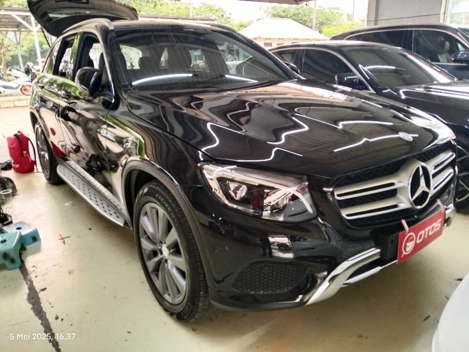 2016 Mercedes-Benz GLC250 2.0 - Foto 1 dari 6