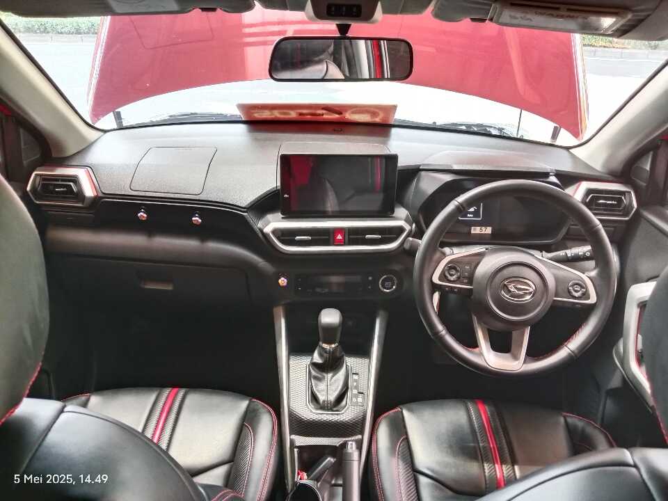 Foto Mobil Bekas Dashboard Daihatsu Rocky 1.0 R tahun 2022