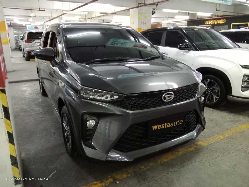 2023 Daihatsu Xenia 1.3 R - Foto 1 dari 6