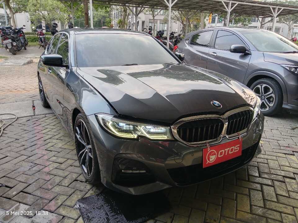 2021 BMW 330i 2.0 - Foto 1 dari 6