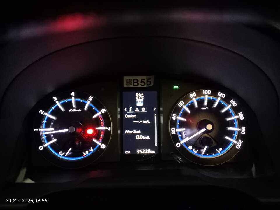 Foto Mobil Bekas Odometer Toyota Innova 2.0 V tahun 2019
