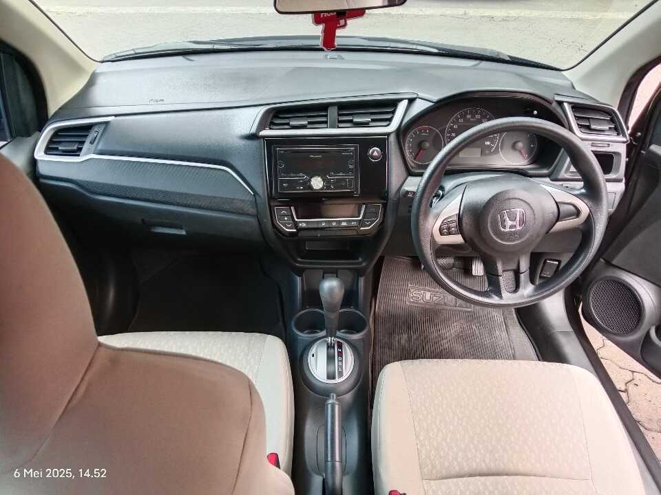 Foto Mobil Bekas Dashboard Honda Brio 1.2 Satya E tahun 2020