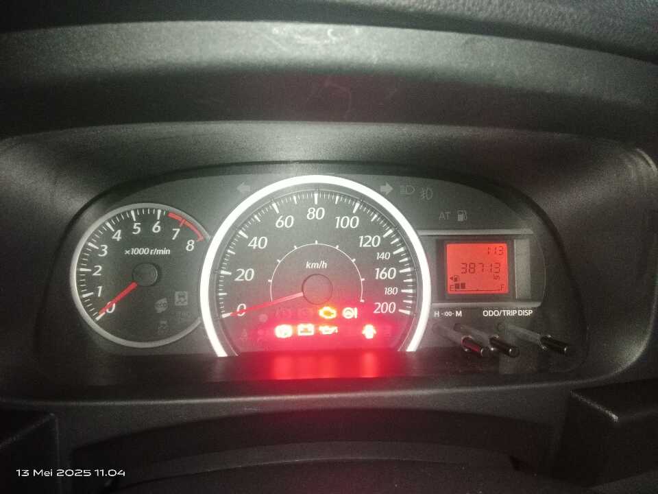 Foto Mobil Bekas Odometer Daihatsu Sigra 1.0 M tahun 2023