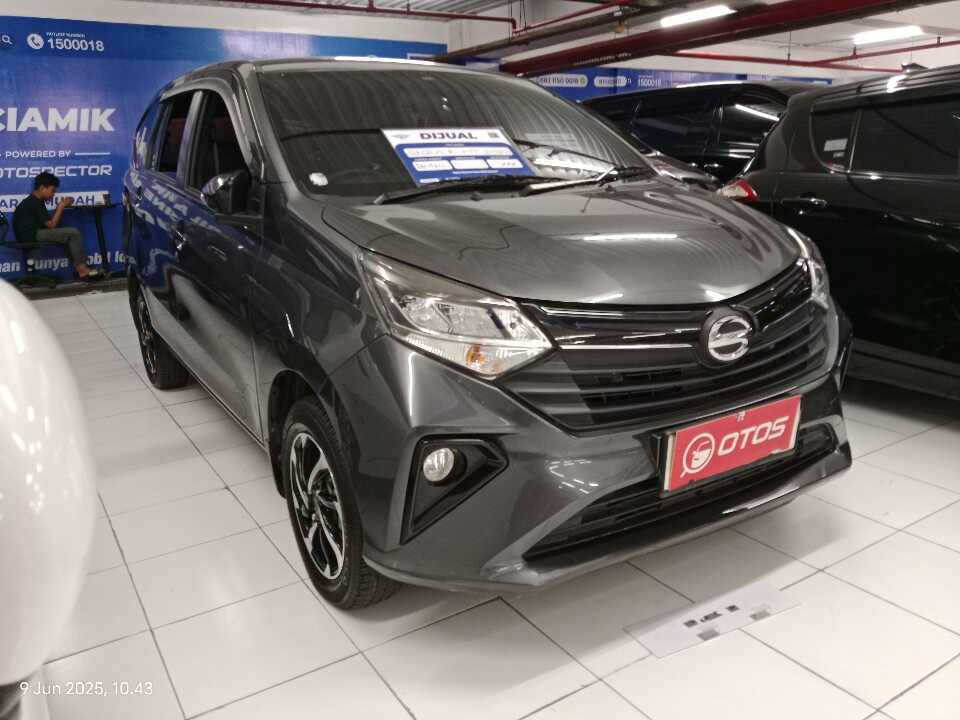 2023 Daihatsu Sigra 1.2 R - Foto 1 dari 6