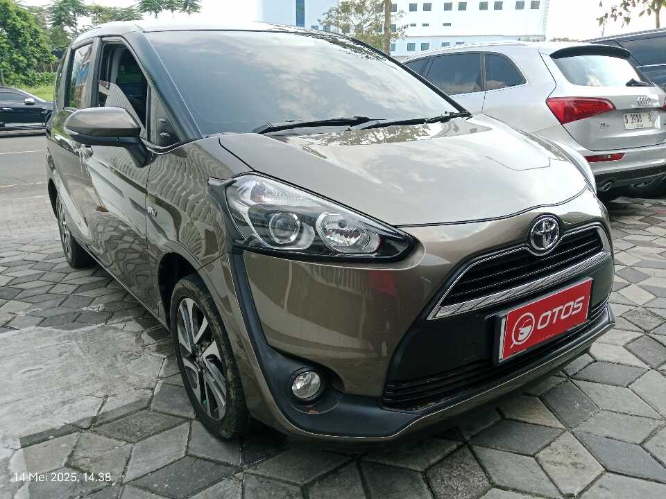 2017 Toyota Sienta 1.5 V