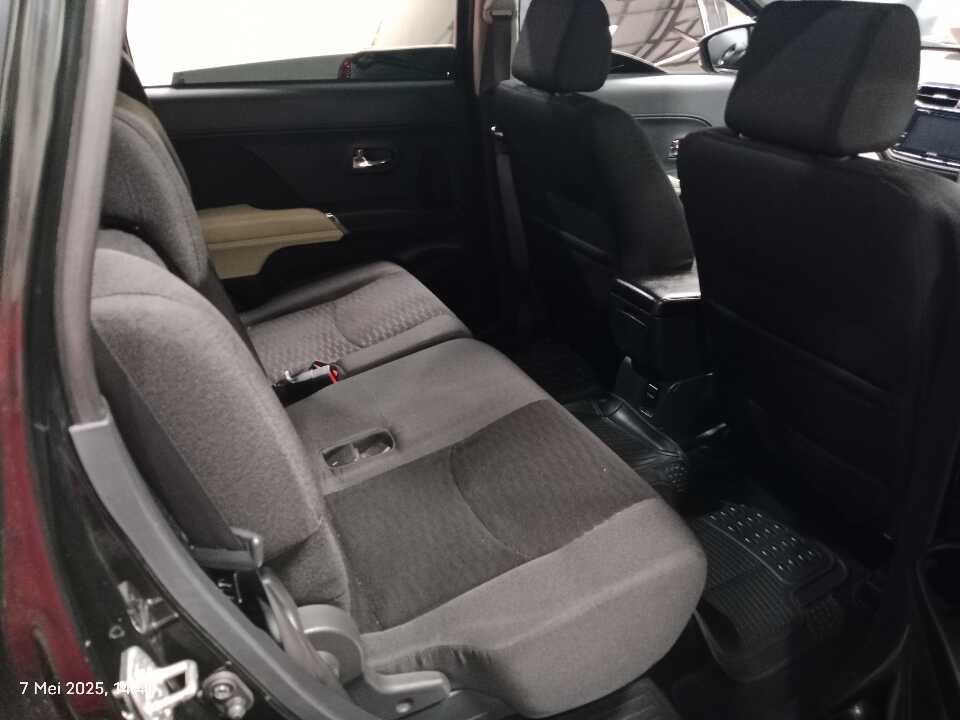 Foto Mobil Bekas Kabin Belakang Toyota Rush 1.5 S tahun 2020