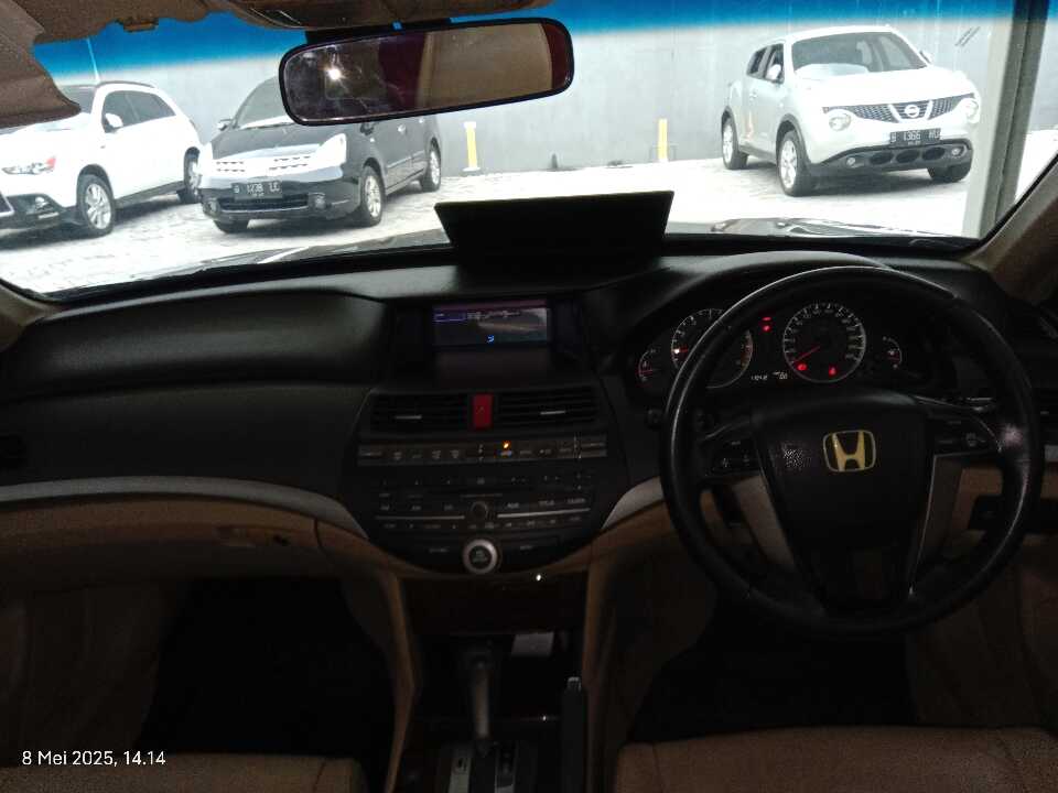 Foto Mobil Bekas Dashboard Honda Accord 2.4 VTi-L tahun 2010
