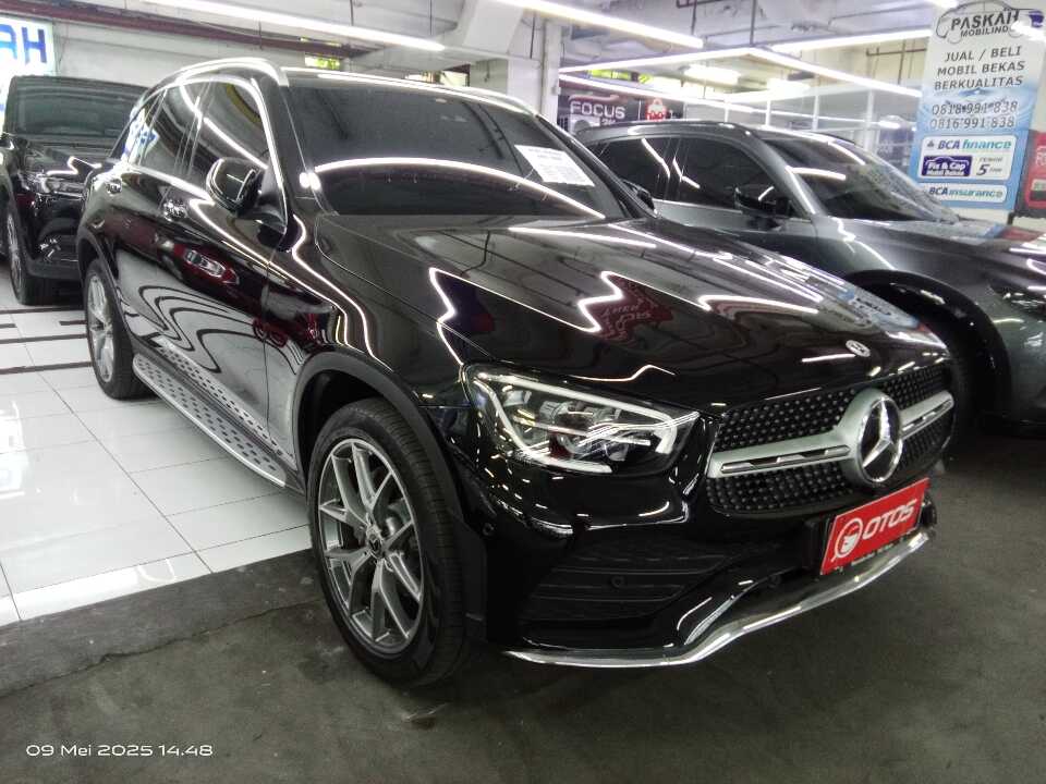 2022 Mercedes-Benz GLC200 2.0 - Foto 1 dari 6