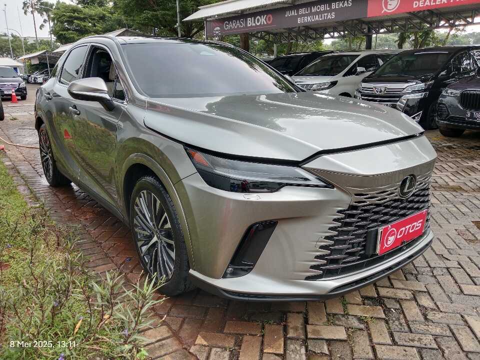 2023 Lexus RX 350 2.4 - Foto 1 dari 6