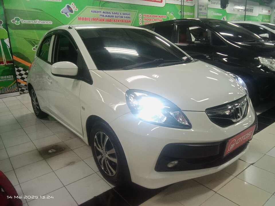 2015 Honda Brio 1.2 E - Foto 1 dari 6