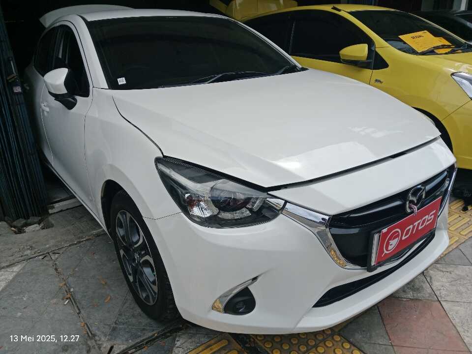 2017 Mazda 2 1.5 - Foto 1 dari 6