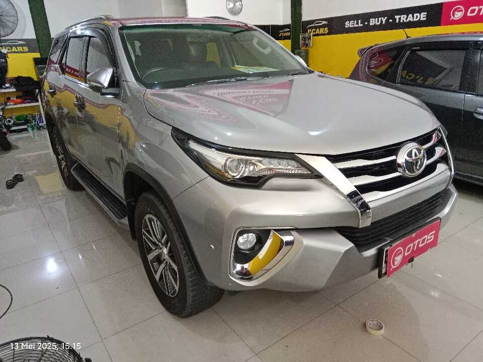 2018 Toyota Fortuner 2.4 4X2 VRZ - Foto 1 dari 6