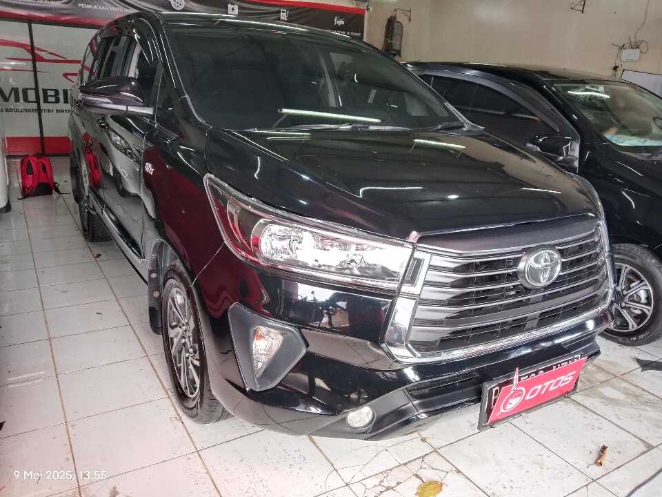 2021 Toyota Kijang Innova 2.0 - Foto 1 dari 6