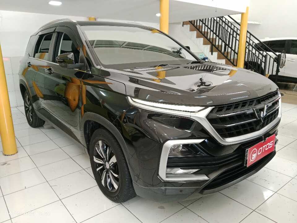 2020 Wuling Almaz 1.5 L T Lux - Foto 1 dari 6