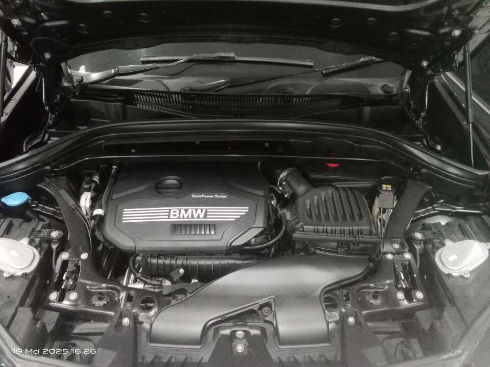 Foto Mobil Bekas Mesin BMW X1 1.5 Sdrive18i tahun 2021
