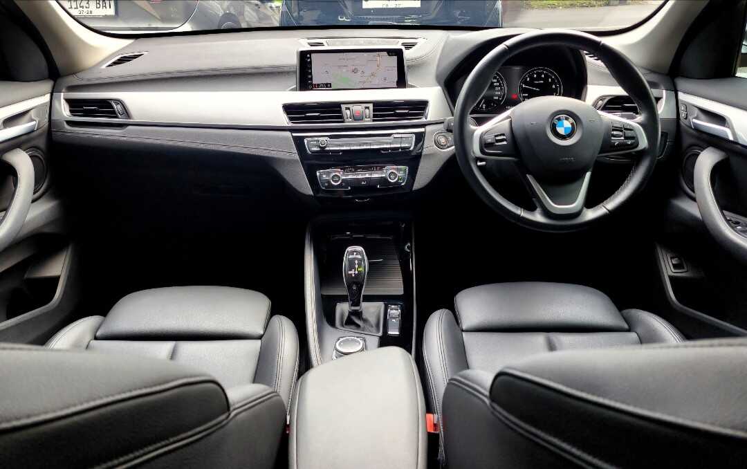 Foto Mobil Bekas Kabin Depan BMW X1 1.5 Sdrive18i tahun 2021
