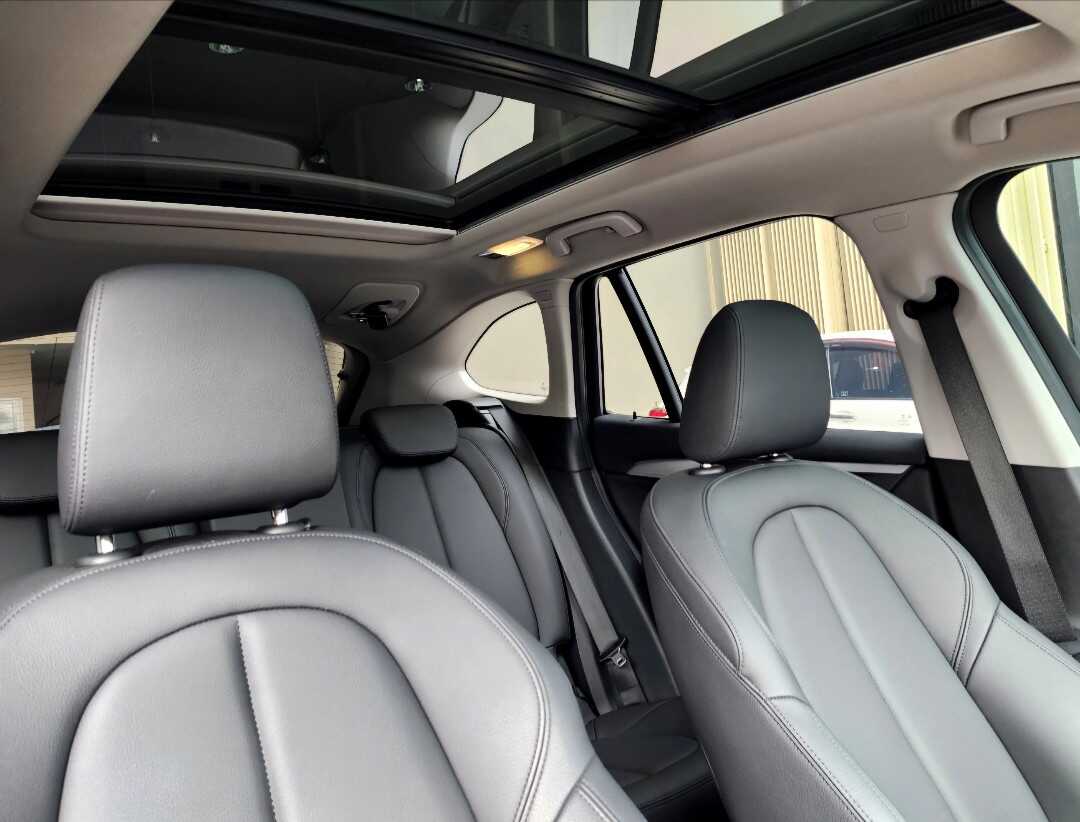 Foto Mobil Bekas Kabin Belakang BMW X1 1.5 Sdrive18i tahun 2021