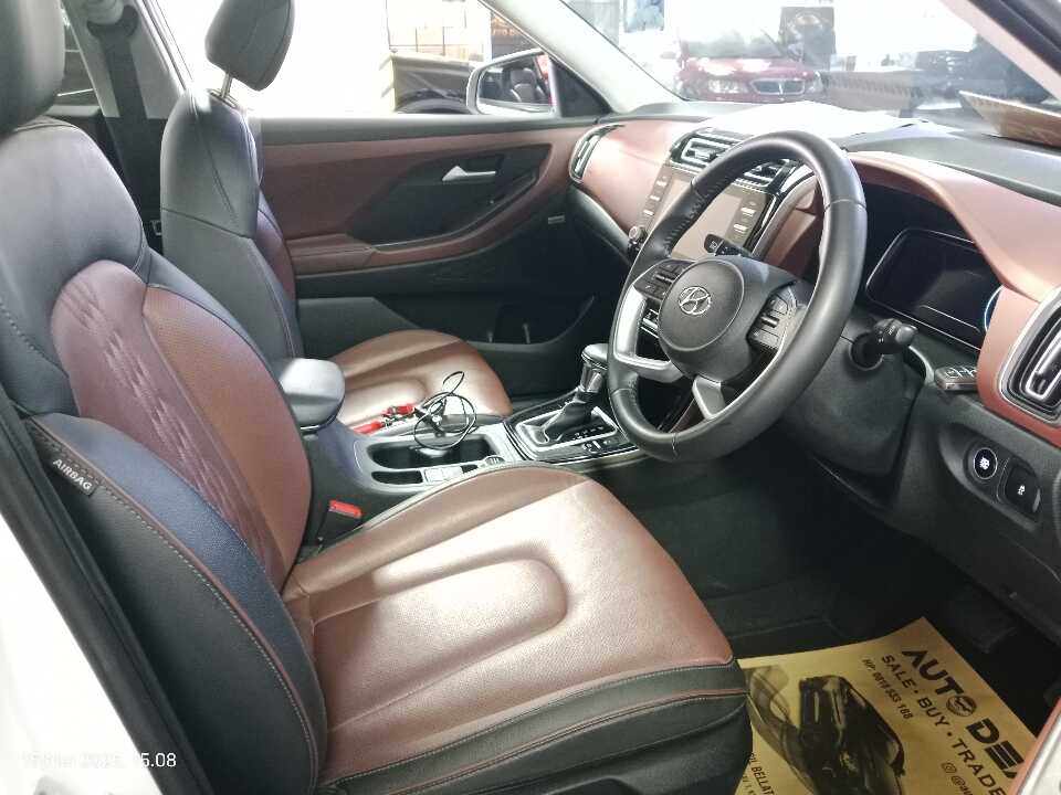 Foto Mobil Bekas Kabin Depan Hyundai Creta 1.5 Prime tahun 2022