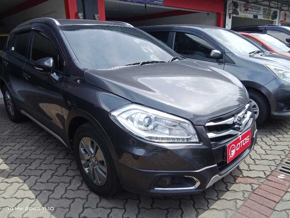 2017 Suzuki SX4 S-Cross 1.5 - Foto 1 dari 6
