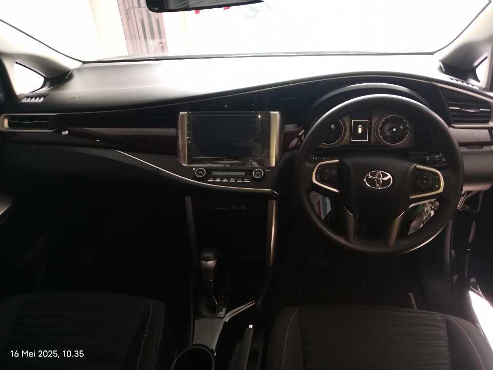 Foto Mobil Bekas Dashboard Toyota Innova 2.0 V tahun 2021