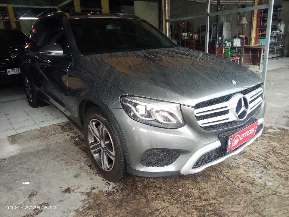 2016 Mercedes-Benz GLC250 2.0 - Foto 1 dari 6