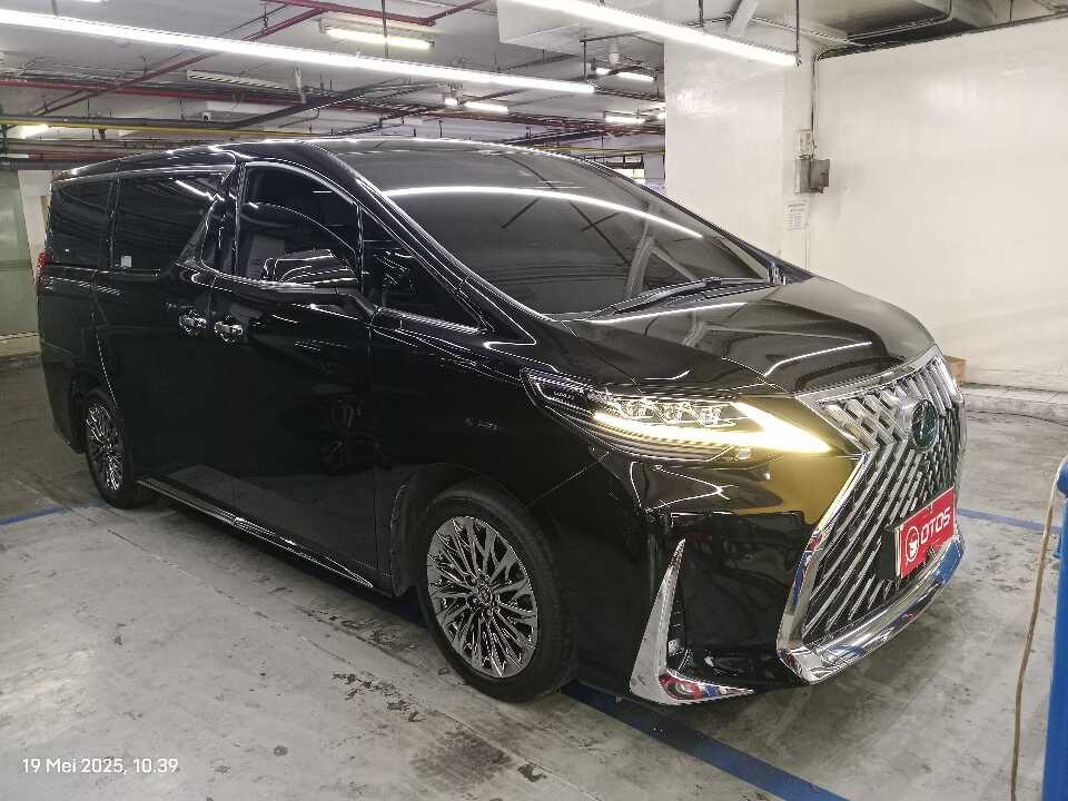 2021 Lexus LM 350 3.5 - Foto 1 dari 6