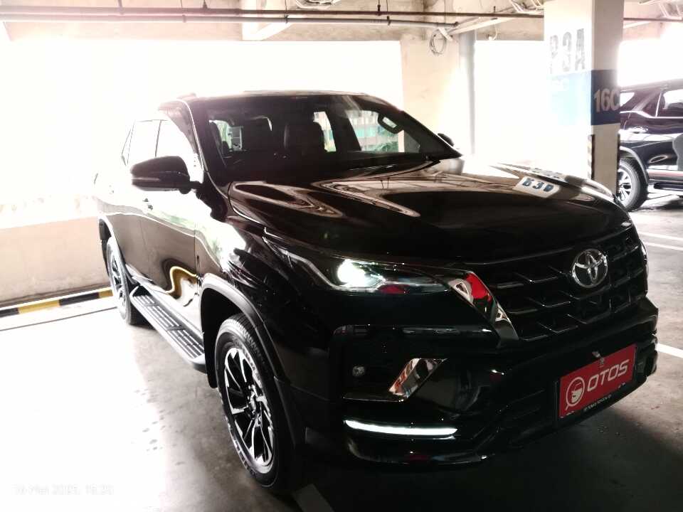 2022 Toyota Fortuner 2.8 4X2 VRZ - Foto 1 dari 6