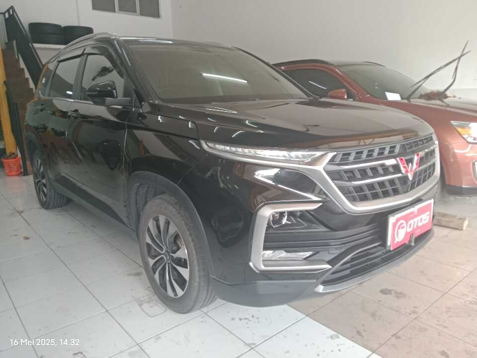 2022 Wuling Almaz 1.5 L T Lux - Foto 1 dari 6
