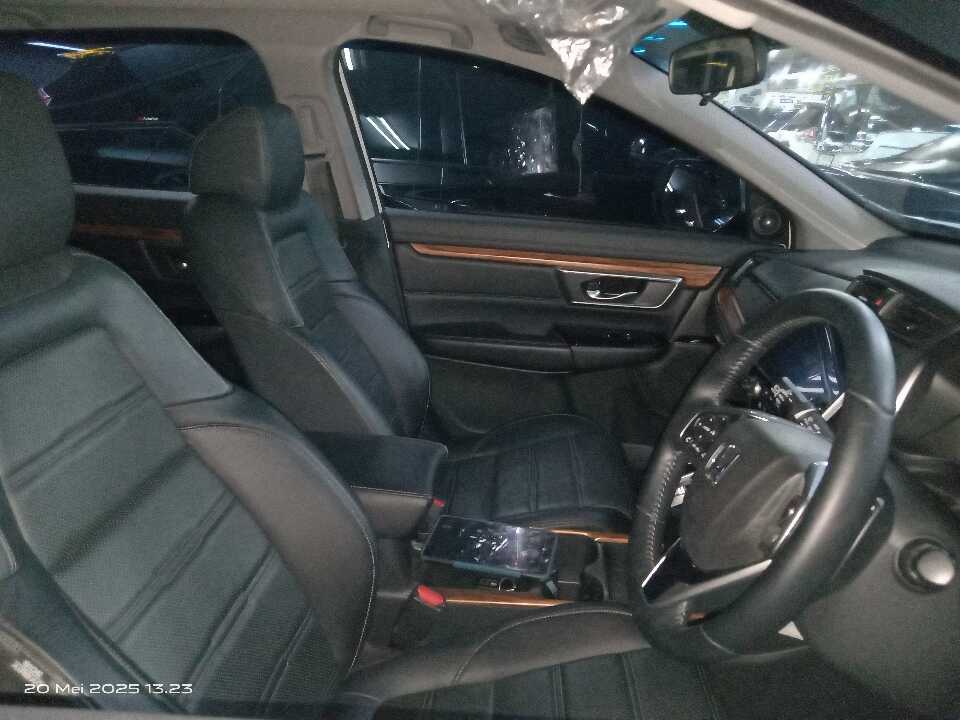 Foto Mobil Bekas Kabin Depan Honda CR-V 1.5 Turbo Prestige tahun 2022