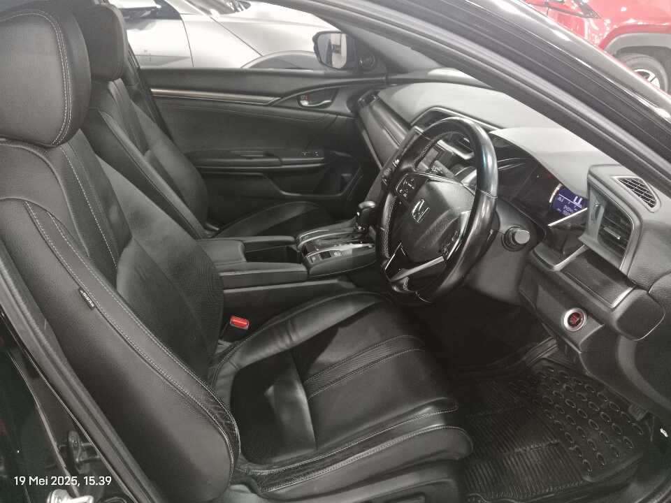 Foto Mobil Bekas Kabin Depan Honda Civic 1.5 Turbo tahun 2018