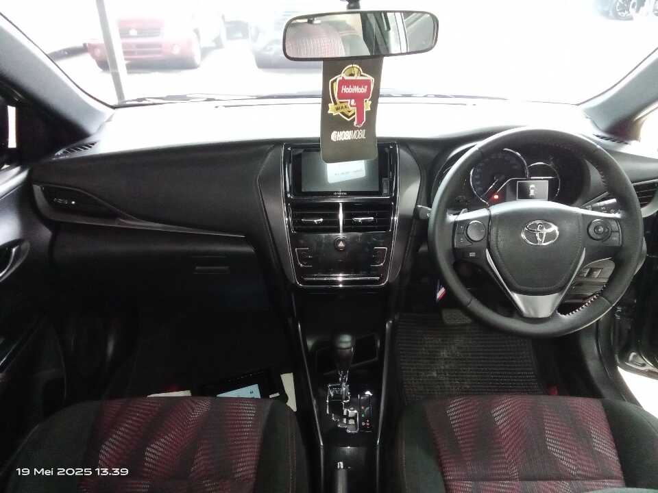 Foto Mobil Bekas Dashboard Toyota Yaris 1.5 S tahun 2020