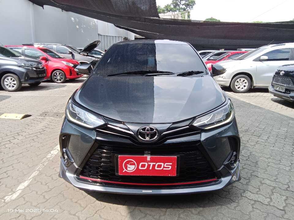 Foto Mobil Bekas Tampak Depan Toyota Yaris 1.5 S tahun 2020