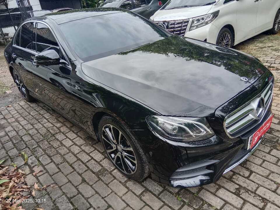2017 Mercedes-Benz E300 3.0 - Foto 1 dari 6