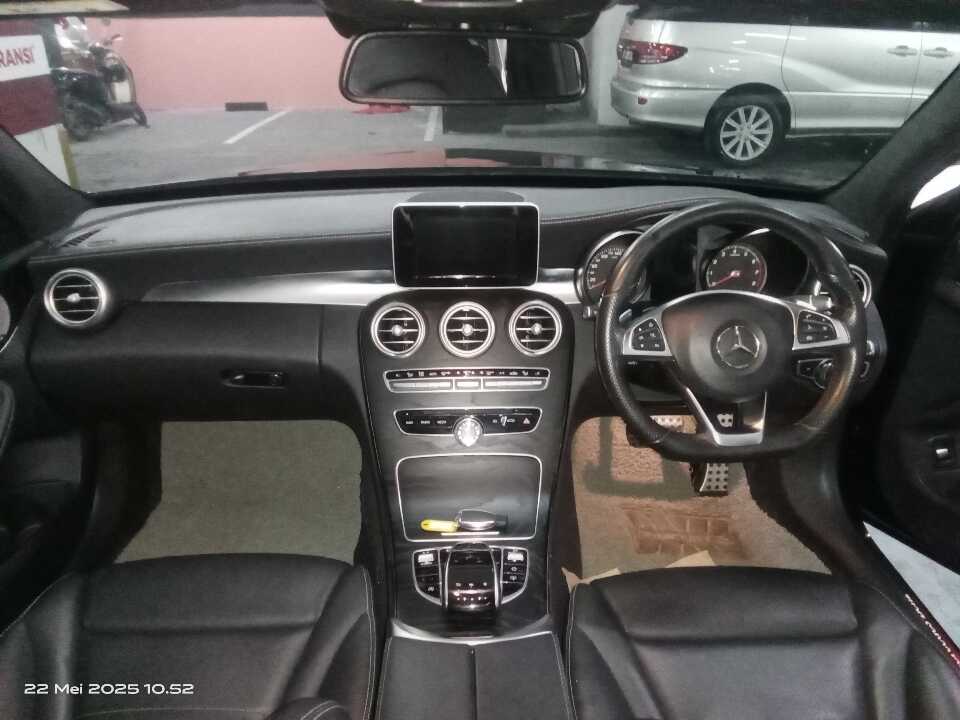 Foto Mobil Bekas Dashboard Mercedes-Benz C300 2.0 tahun 2018