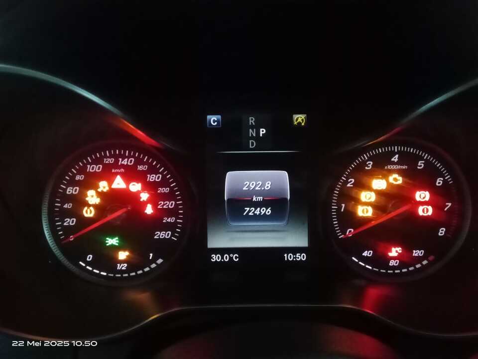 Foto Mobil Bekas Odometer Mercedes-Benz C300 2.0 tahun 2018