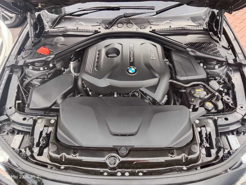 Foto Mobil Bekas Mesin BMW 320i 2.0 tahun 2016
