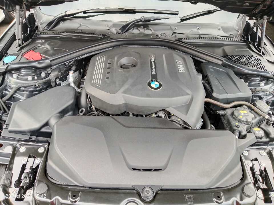 Foto Mobil Bekas Mesin BMW 320i 2.0 tahun 2018