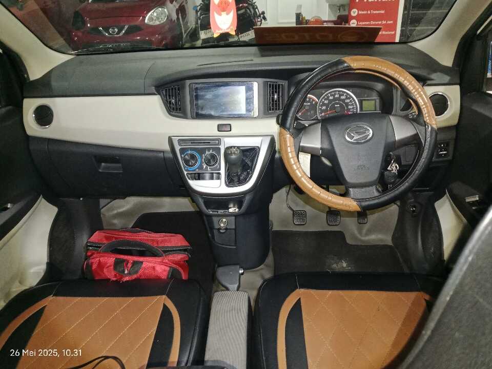 Foto Mobil Bekas Dashboard Daihatsu Sigra 1.2 R tahun 2022