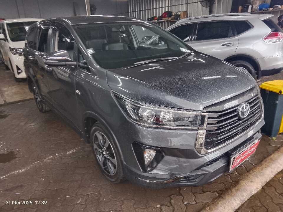 2021 Toyota Kijang Innova 2.0 Venturer - Foto 1 dari 9