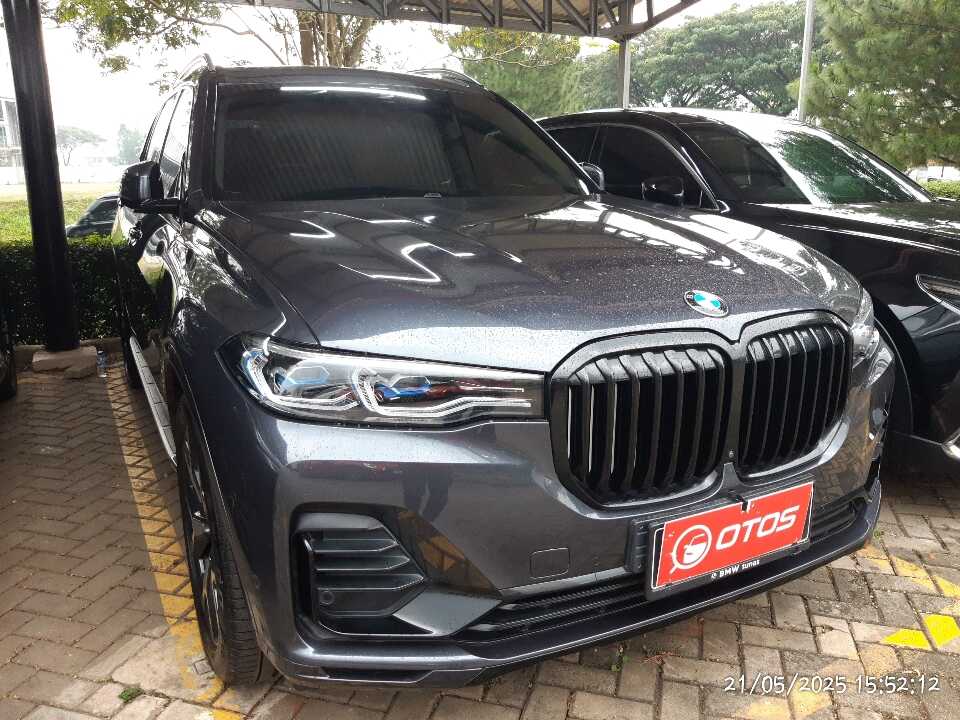2021 BMW X7 3.0 xDrive40i - Foto 1 dari 6