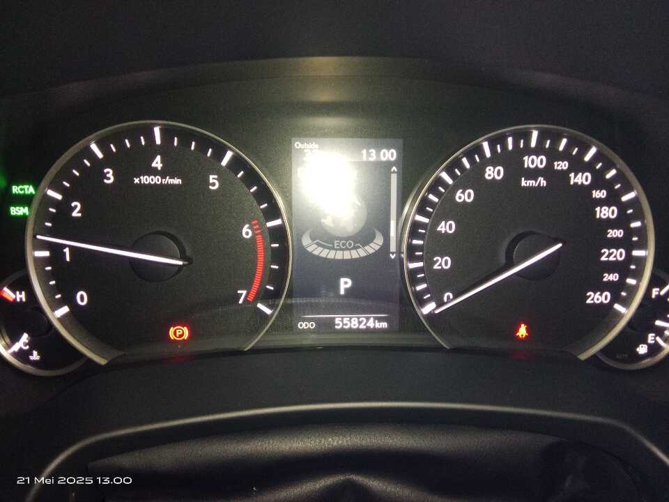 Foto Mobil Bekas Odometer Lexus RX 300 2.0 Luxury tahun 2018